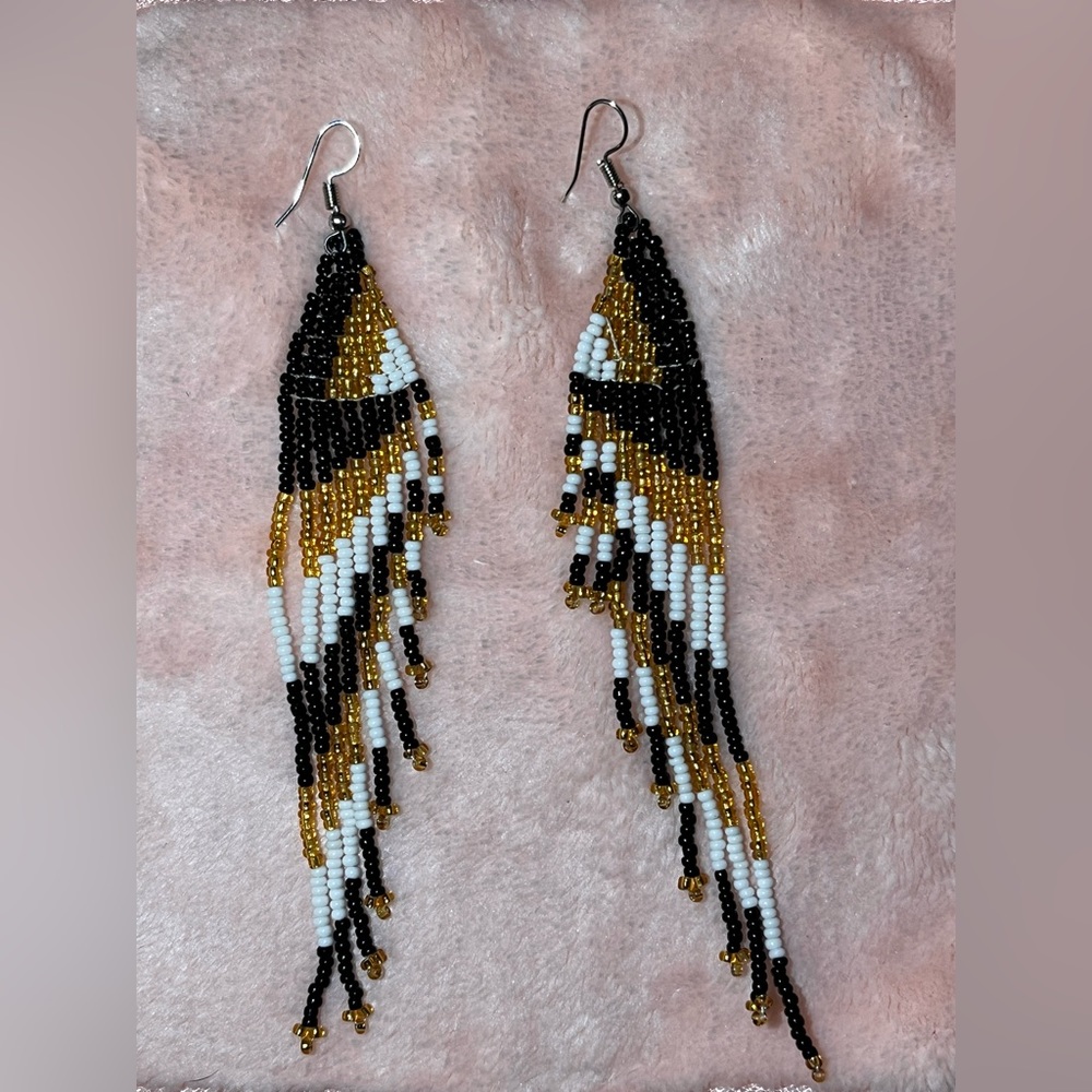 Hand-made in Kenya by Maasai Natives
Each item is unique